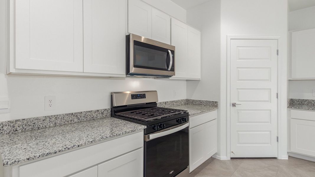 Furnished interior view inside a new home in Sycamore Vista, Vail (Image 6).
