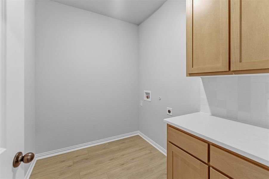 Furnished interior view inside a new home in Cedar Ridge Estates, Anna (Image 8).