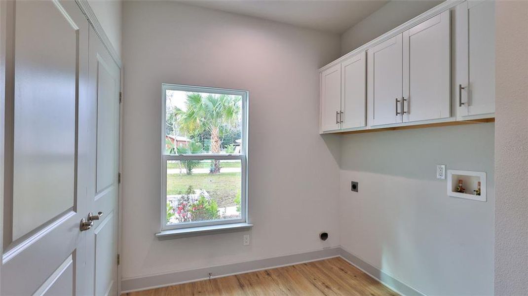 Spacious, unfurnished interior of a new home in , New Smyrna Beach (Image 18). Spacious, unfurnished interior of a new home in , New Smyrna Beach (Image 18).