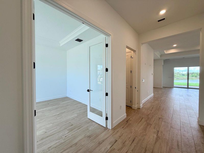 112 Foyer