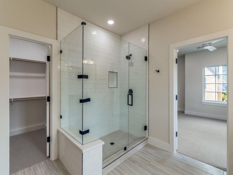 Furnished interior view inside a new home in , Dallas (Image 6).