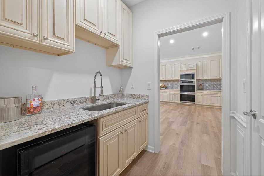 Furnished interior view inside a new home in , Oxford (Image 51).