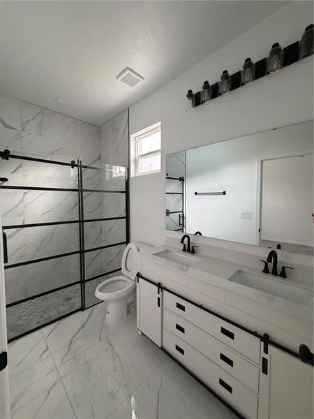 Furnished interior view inside a new home in , Lakeland (Image 9).