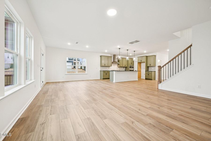 11-web-or-mls-Erastus Ct-S0502-011