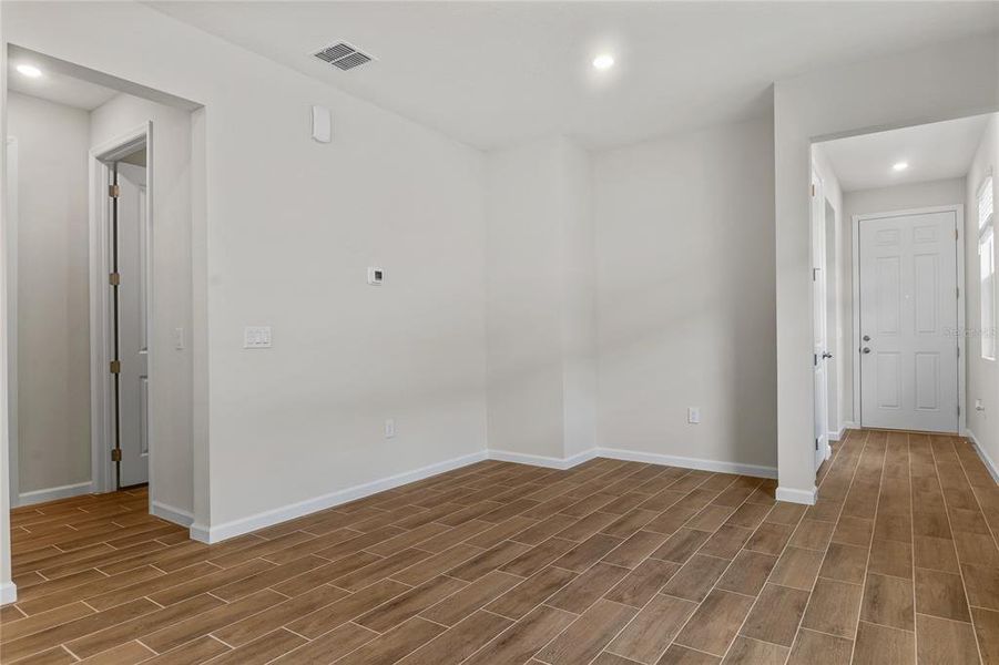 Spacious, unfurnished interior of a new home in Seasons at Magnolia Pointe, Umatilla (Image 14).