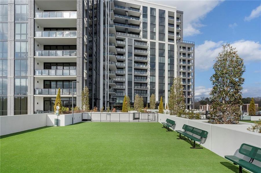 Condo located in Atlanta, GA showcasing its design and architecture (Image 5). Condo located in Atlanta, GA showcasing its design and architecture (Image 5).