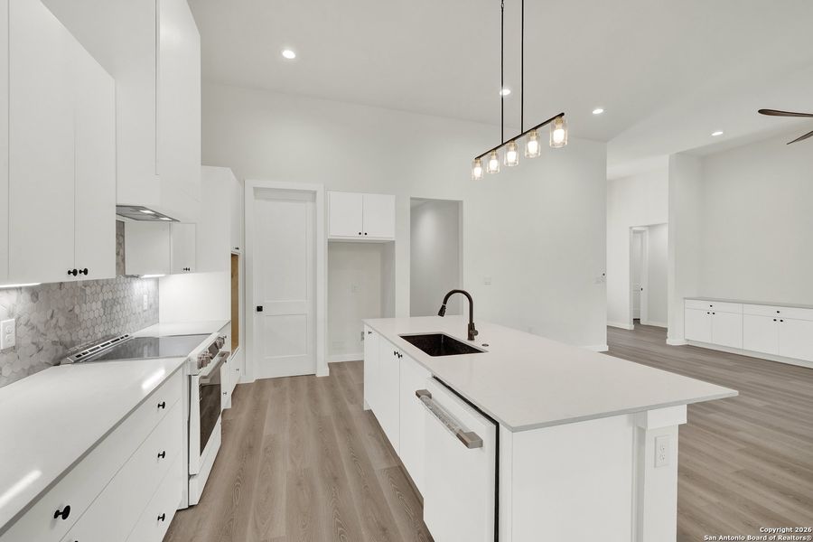 Furnished interior view inside a new home in , Canyon Lake (Image 12).