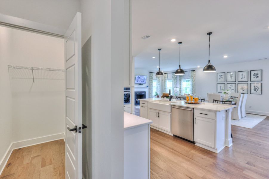 *Furnished model home example. Selections & finishes may vary. *Furnished model home example. Selections & finishes may vary.