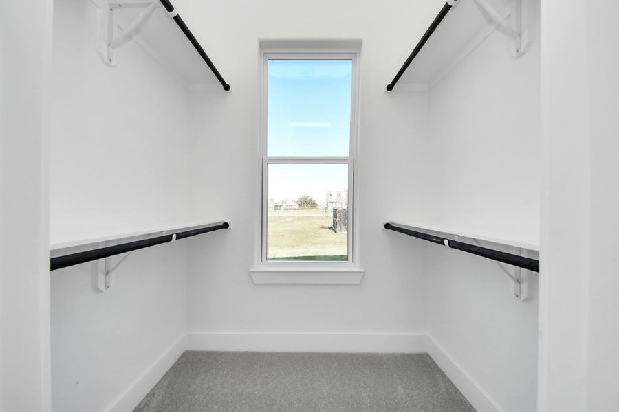 Secondary room walk-in closet