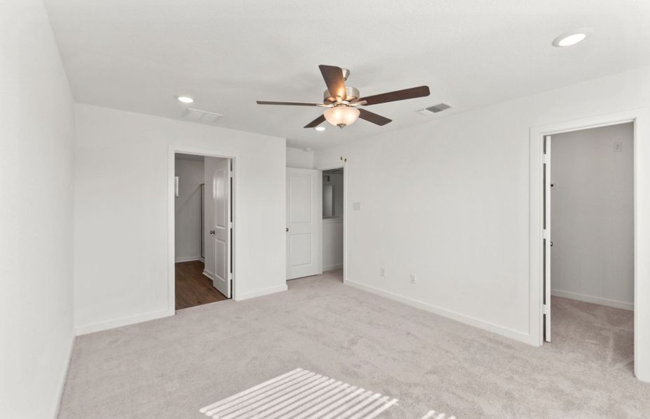 Spacious, unfurnished interior of a new home in Sonterra, Jarrell (Image 37).