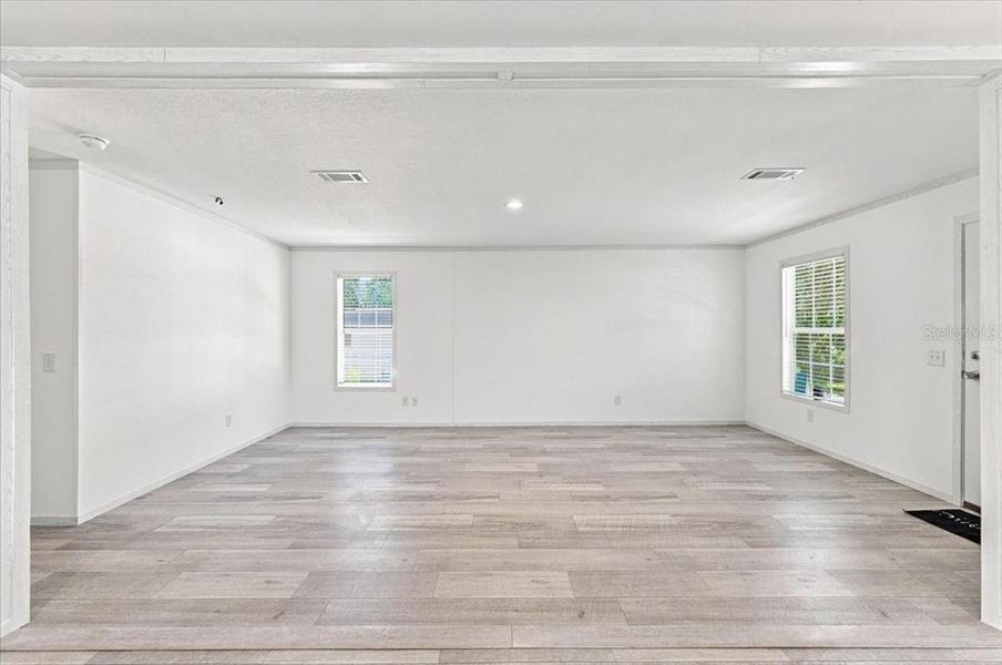 Spacious, unfurnished interior of a new home in , Zephyrhills (Image 16).