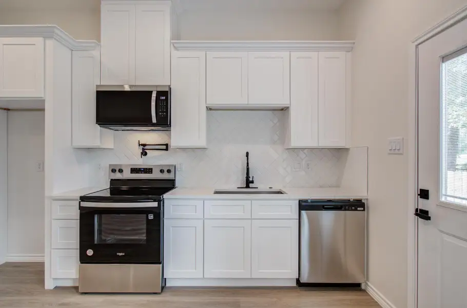 Picture is not of the actual home. It is a representative of a home of the same floor plan. Picture is not of the actual home. It is a representative of a home of the same floor plan.