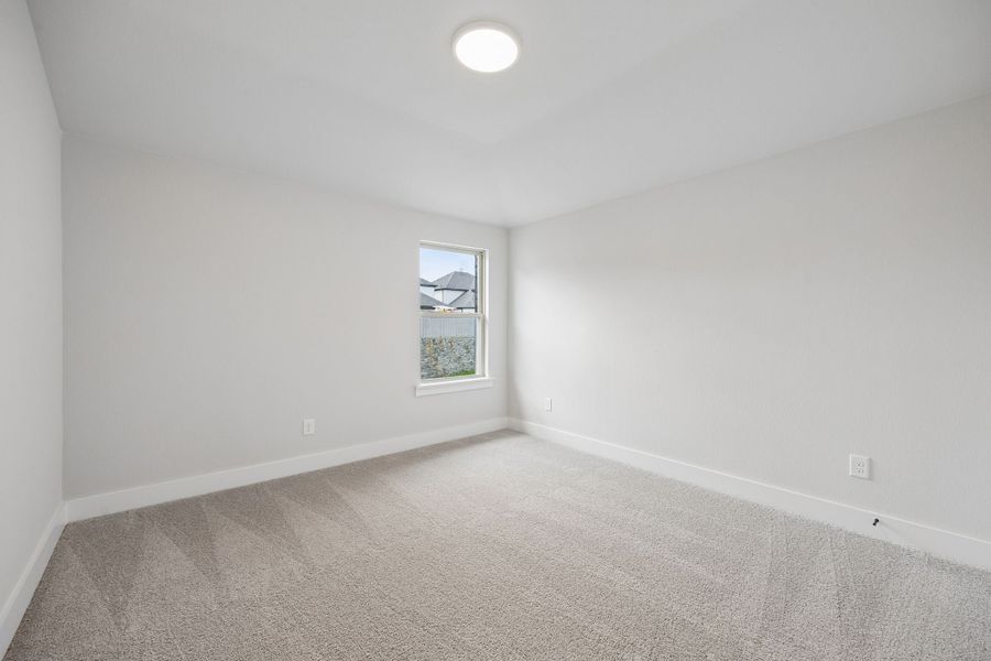 Spacious, unfurnished interior of a new home in Painted Tree Lakeside, McKinney (Image 32).