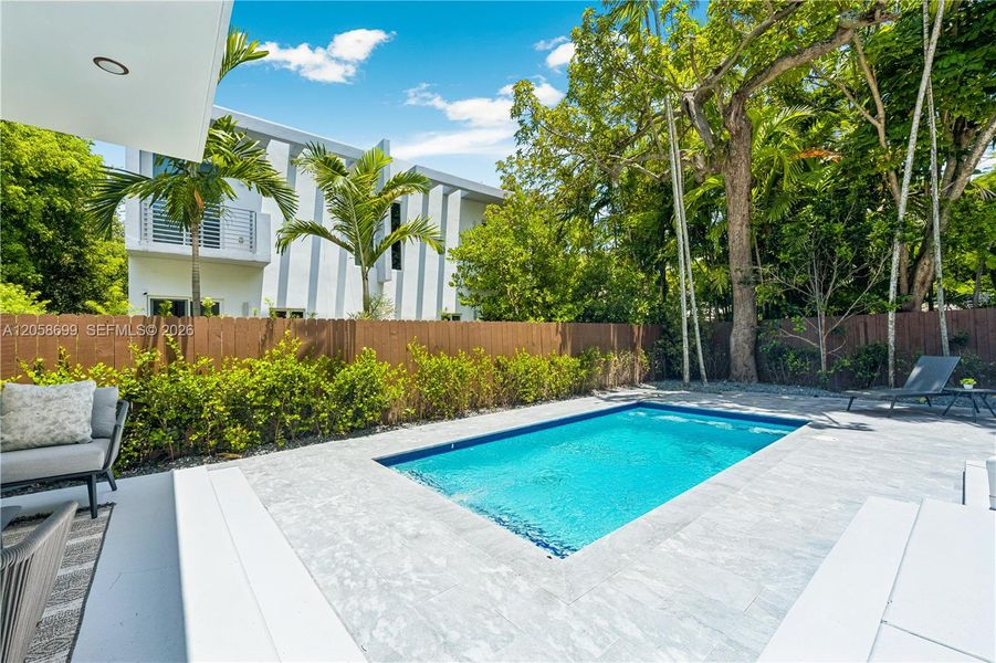 Exterior details and patio area of a home in , Miami (Image 26).