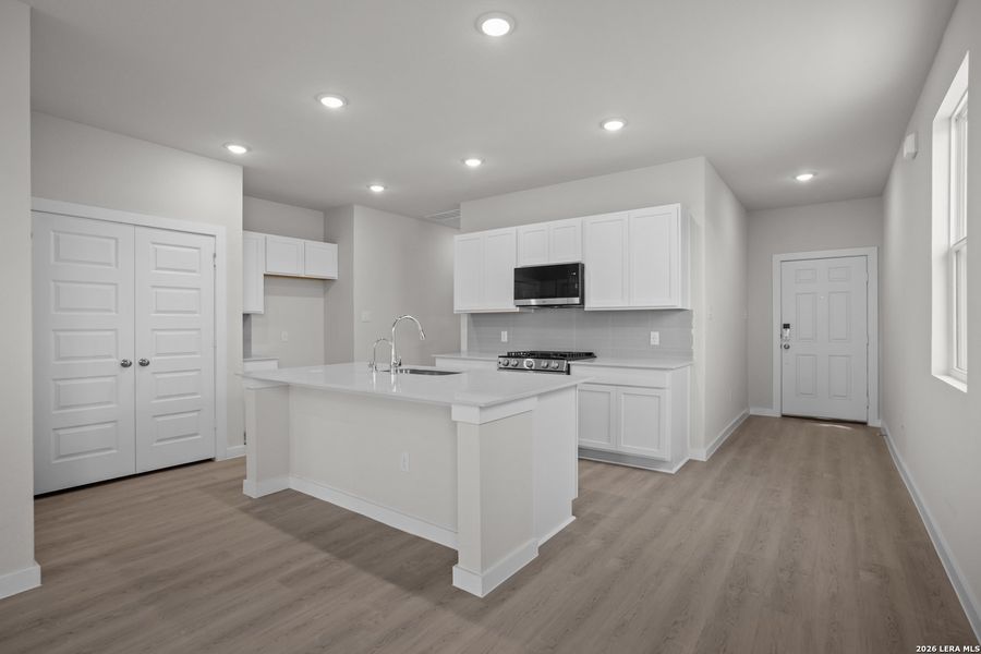 Furnished interior view inside a new home in Mesa Vista, San Antonio (Image 10).