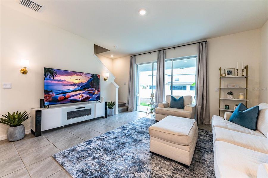 Furnished interior view inside a new home in , Plant City (Image 62).