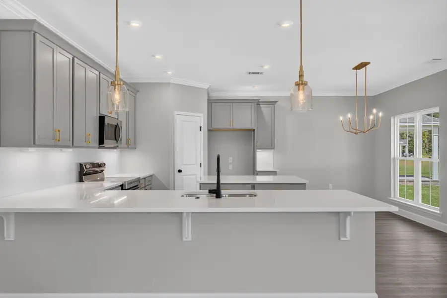 Edisto – Kitchen Open to Breakfast Area Edisto – Kitchen Open to Breakfast Area