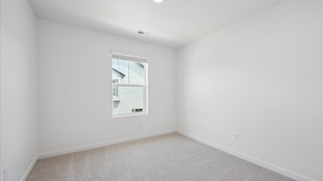 Spacious, unfurnished interior of a new home in Horizon Uptown, Aurora (Image 14).