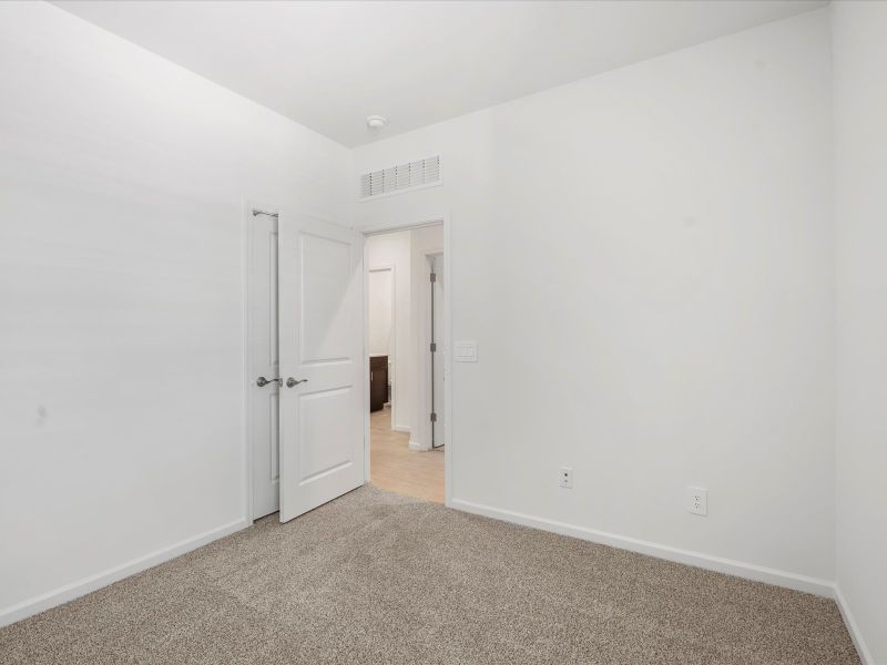 Spacious, unfurnished interior of a new home in Las Patrias at Star Valley Phase III - Signature Series, Tucson (Image 13).