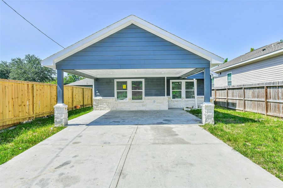 Front exterior of a new home in , Houston, TX, highlighting curb appeal (Image 2). Front exterior of a new home in , Houston, TX, highlighting curb appeal (Image 2).