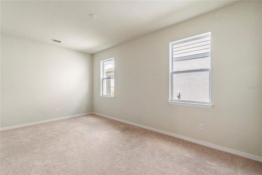 Spacious, unfurnished interior of a new home in , Orlando (Image 38).