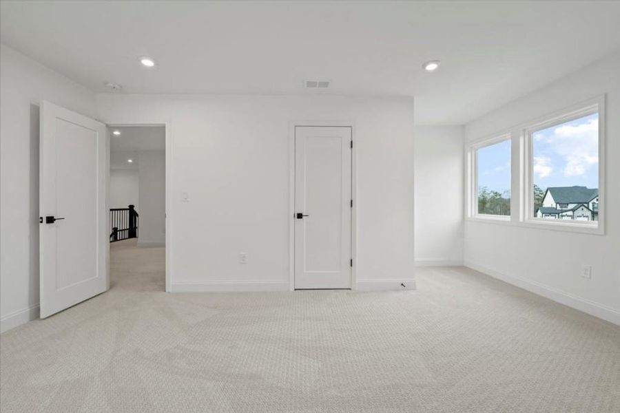 Spacious, unfurnished interior of a new home in Twin Lakes, Hoschton (Image 20).
