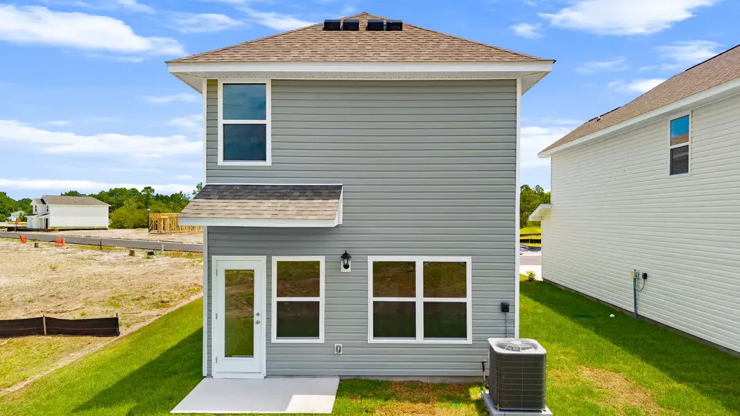 Representative exterior details of a home built from the The Canmore by D.R. Horton in Salt Pines, Port Saint Joe (Image 19).