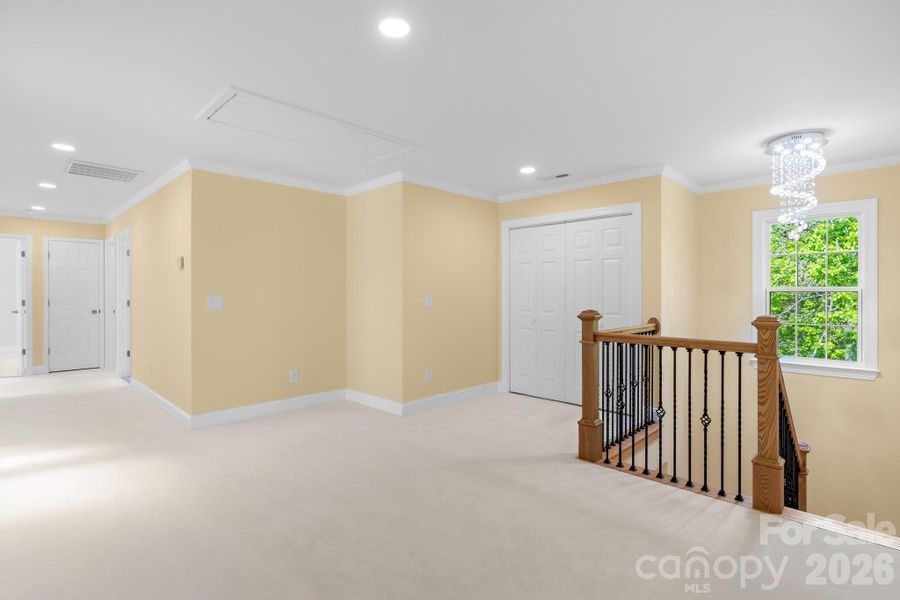 Upstairs loft & laundry area