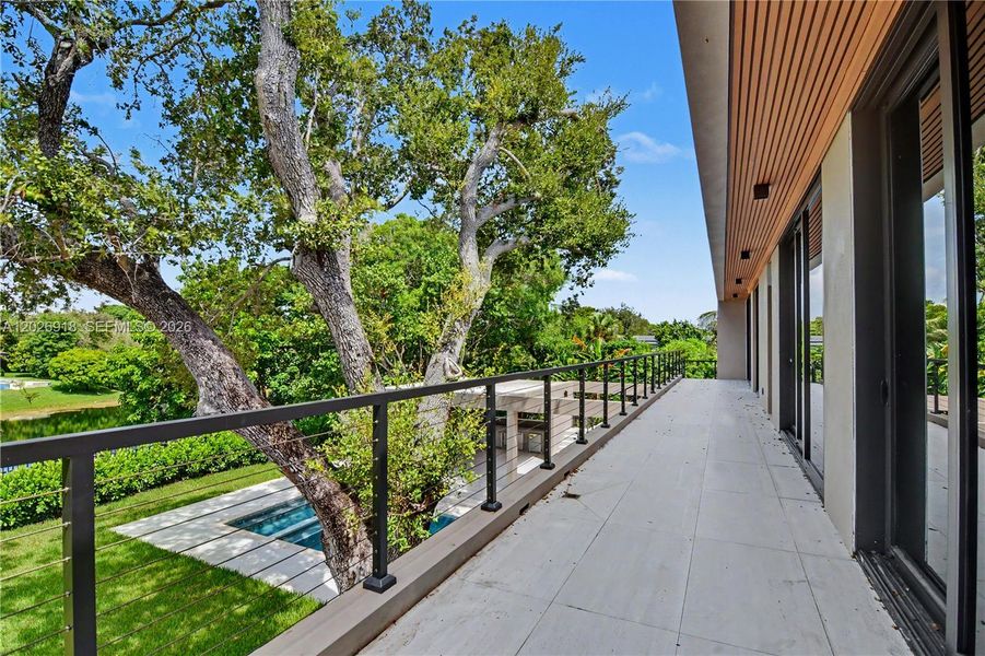 Exterior details and patio area of a home in , Pinecrest (Image 15).