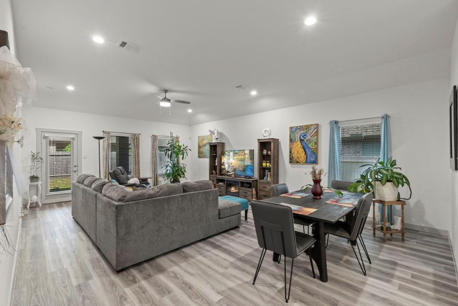Furnished interior view inside a new home in Westwood, League City (Image 21). Furnished interior view inside a new home in Westwood, League City (Image 21).