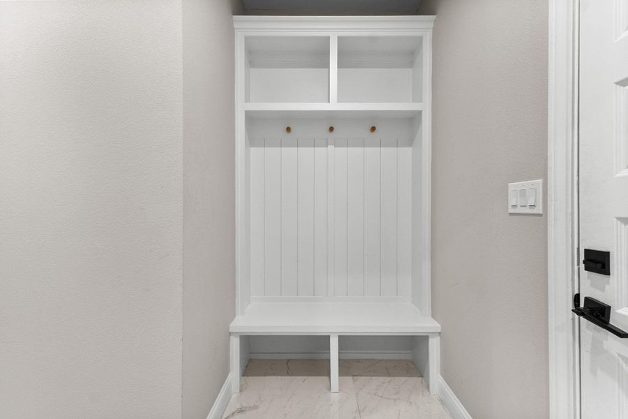 Spacious, unfurnished interior of a new home in , Beaumont (Image 19).