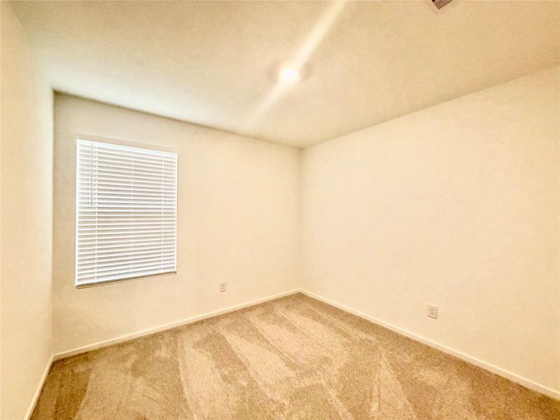 Spacious, unfurnished interior of a new home in Esperanza, Richmond (Image 12).