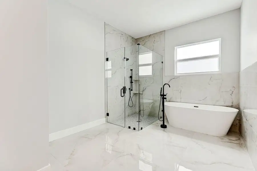 5DM40071_2_3_4_5Interior01