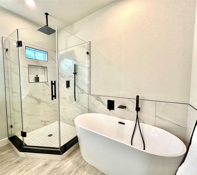 Furnished interior view inside a new home in , Bastrop (Image 14).