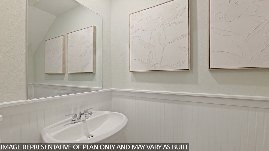 Furnished interior view inside a new home in Silverthorne, Conroe (Image 6).