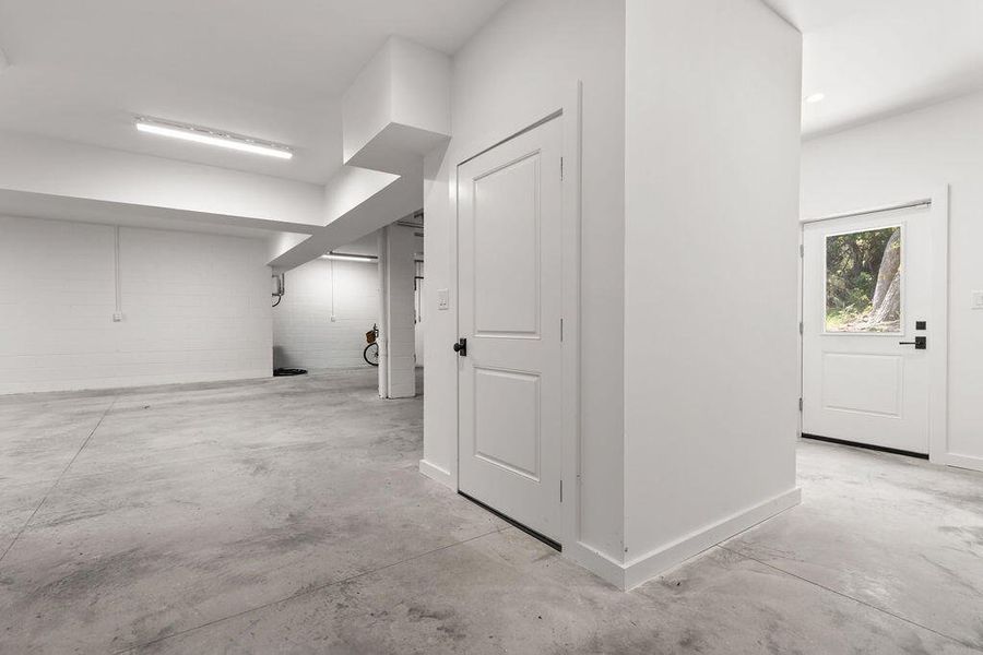 Spacious, unfurnished interior of a new home in , Seabrook Island (Image 20).