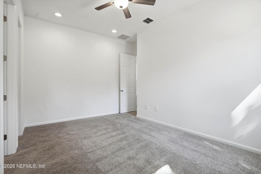 Spacious, unfurnished interior of a new home in , Jacksonville (Image 23).