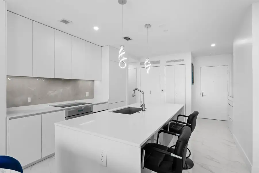 7-web-or-mls-A7401386