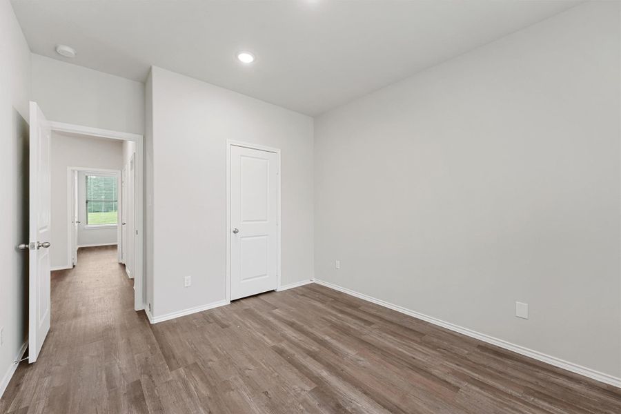 Spacious, unfurnished interior of a new home in , Lufkin (Image 26).