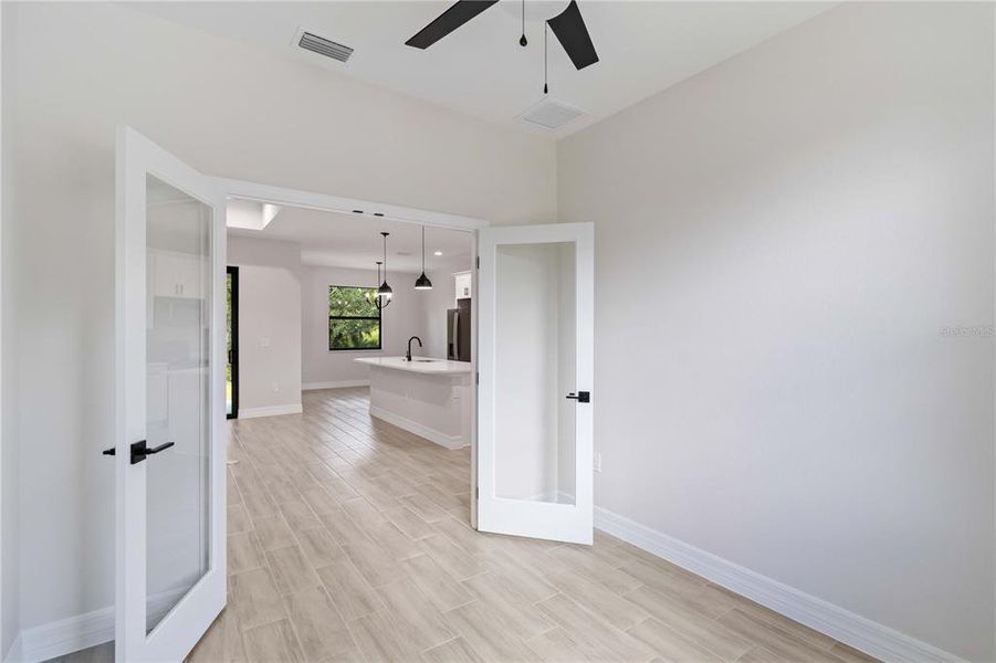 Spacious, unfurnished interior of a new home in , Port Charlotte (Image 22).