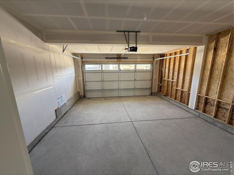 Spacious, unfurnished interior of a new home in Highlands Preserve, Mead (Image 8).
