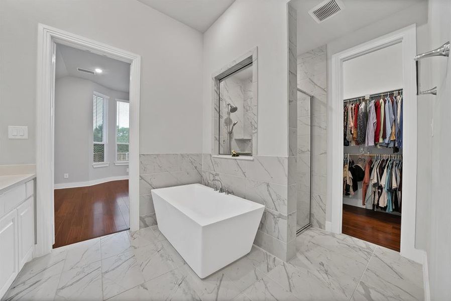 Furnished interior view inside a new home in , Fate (Image 18).