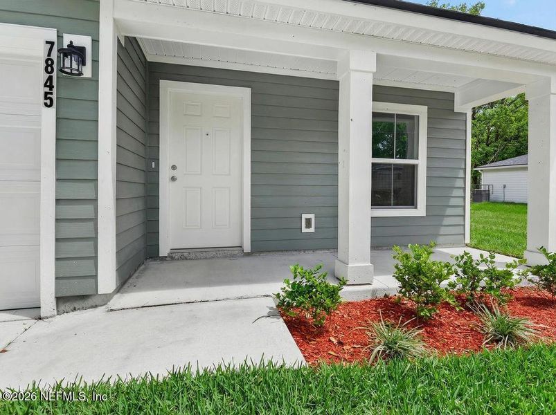 Exterior details and patio area of a home in , Jacksonville (Image 35).