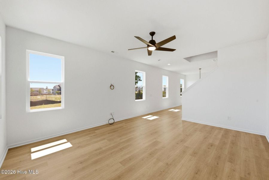 Spacious, unfurnished interior of a new home in Sandy Springs, Aberdeen (Image 13).