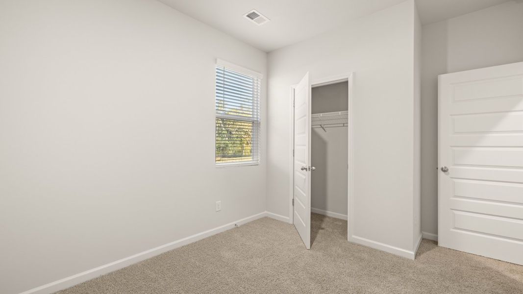 Spacious, unfurnished interior of a new home in Bellemeade Landing, Augusta (Image 23).