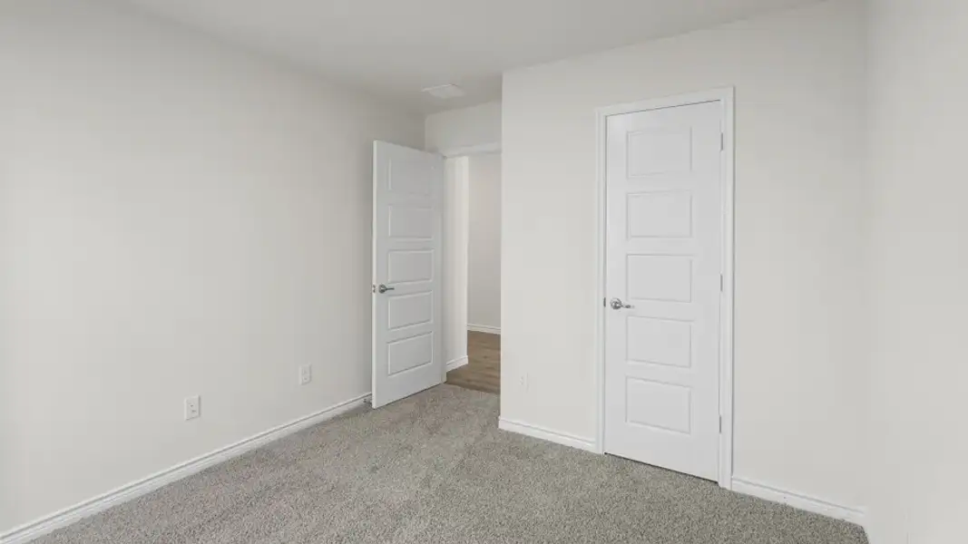Spacious, unfurnished interior of a new home in Elevon, Lavon (Image 37).