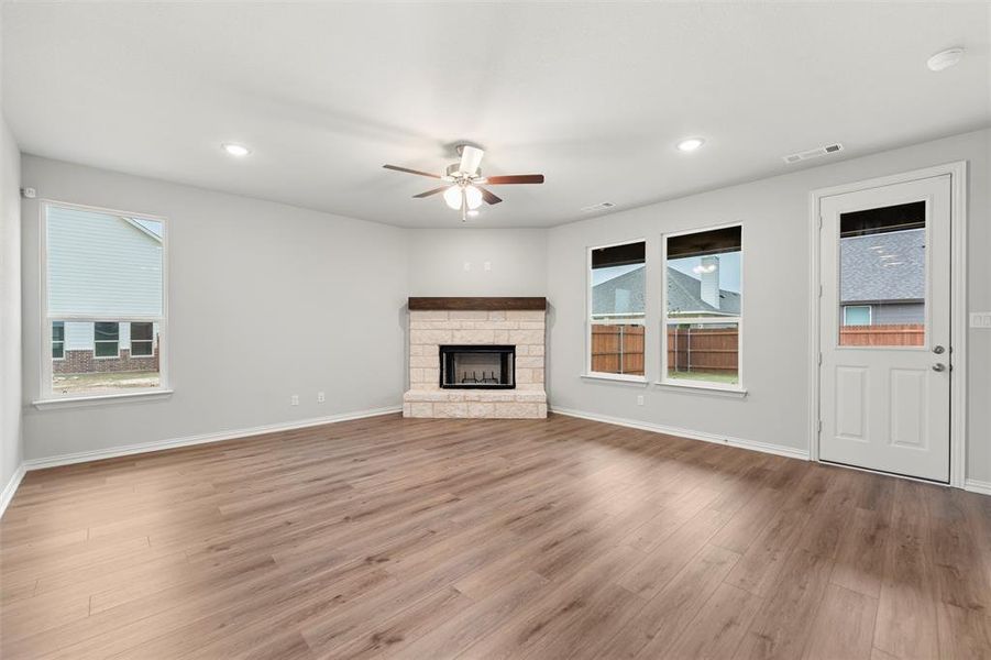 Spacious, unfurnished interior of a new home in Covenant Park, Springtown (Image 29).