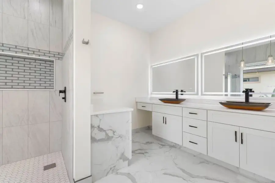 36-web-or-mls-116 Longview Way N-33