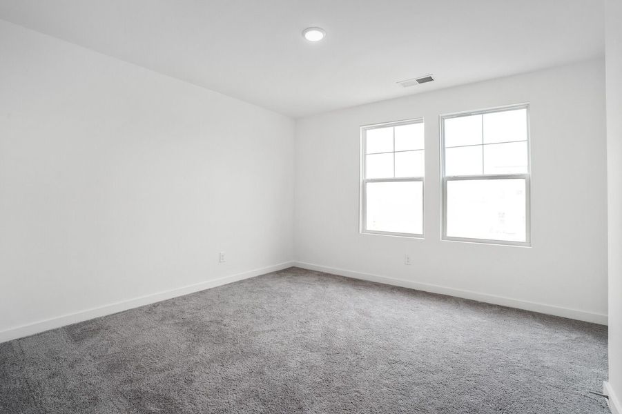 Spacious, unfurnished interior of a new home in Calista Farms, White House (Image 18).