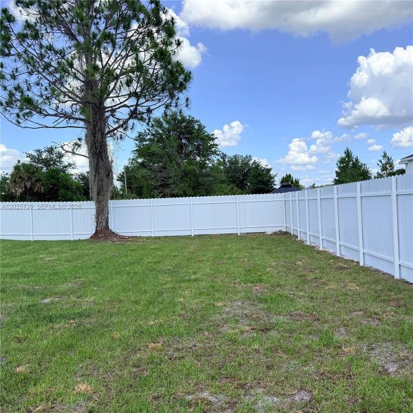Exterior details and patio area of a home in , Lehigh Acres (Image 3).